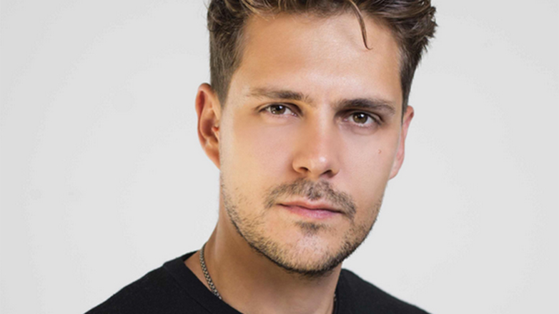 Γιατί το ΗΒΟ απομακρύνει τον Σέρβο ηθοποιό Μίλος Μπίκοβιτς από τη σειρά «The White Lotus»