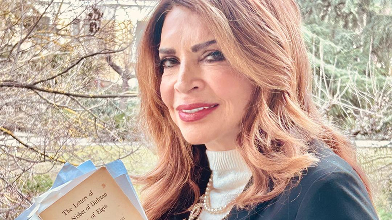 Η Μιμή Ντενίση ετοιμάζει ντοκιμαντέρ με επιστολές της λαίδης Έλγιν