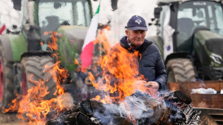 Ιταλία: Μεγάλες συγκεντρώσεις αγροτών – Κατευθύνονται προς τη Ρώμη