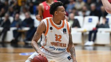 Απέκτησε τον πρώην παίκτη του Προμηθέα, Τζο Τόμασον, η Μακάμπι Τελ Αβίβ