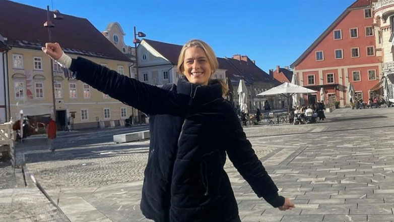 Τατιάνα Μπλάτνικ: Το ταξίδι στο μέρος όπου μεγάλωσε ο πατέρας της που αυτοκτόνησε όταν ήταν 7 ετών