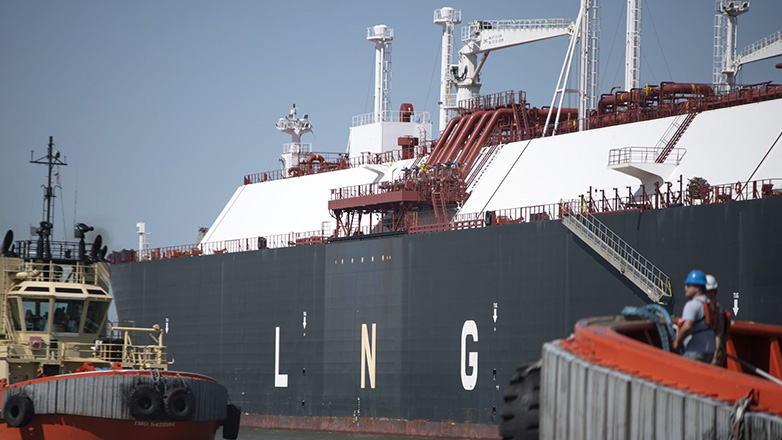 Πώς οι Ροκφέλερ και οι δισεκατομμυριούχοι δωρητές πίεσαν τον Μπάιντεν στις εξαγωγές LNG