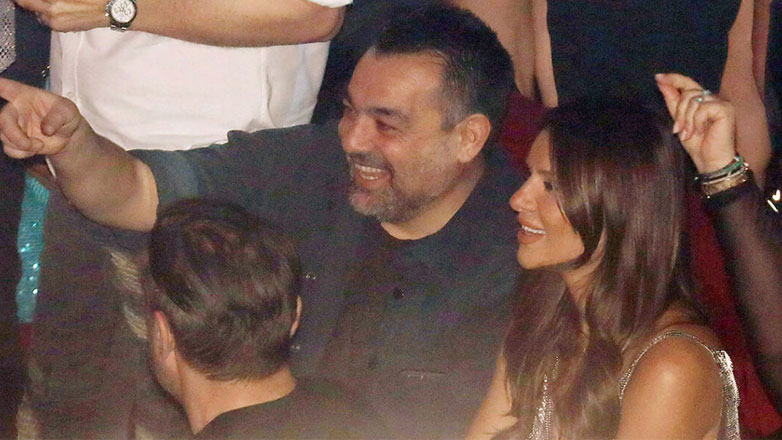 Ελένη Τσολάκη: Σπάνια βραδινή εμφάνιση με τον σύζυγό της, Παύλο Πετρουλάκη