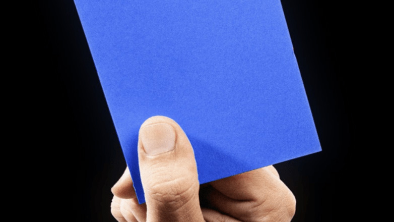 Αγγλία: Ανεστάλη η εφαρμογή της μπλε κάρτας, σύμφωνα με την Telegraph