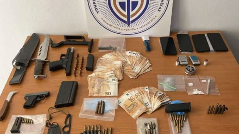 ΕΛ.ΑΣ.: Συνελήφθη αστυνομικός για διακίνηση ναρκωτικών και παράνομη κατοχή όπλων