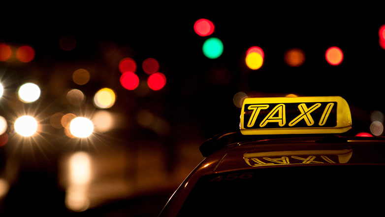 Παλαιό Φάληρο: Λήστεψαν οδηγό ταξί και του πήραν το Ι.Χ.