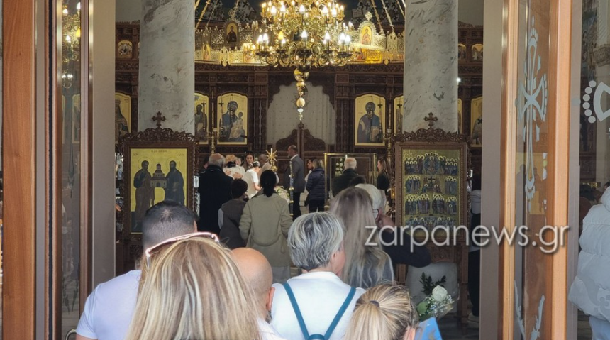 Χανιά: Ντύθηκαν στα λευκά για το τελευταίο «αντίο» στην Ραφαέλα Πιτσικάλη