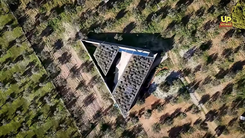 Τρίγωνο σπίτι στα Μέγαρα: Το αρχιτεκτονικό αριστούργημα που παίχτηκε η τελευταία πράξη του ΕΤΕΡΟΣ ΕΓΩ