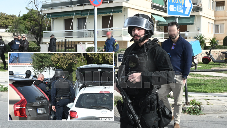 Τα ασθενοφόρα παραλαμβάνουν τους νεκρούς από τη Γλυφάδα