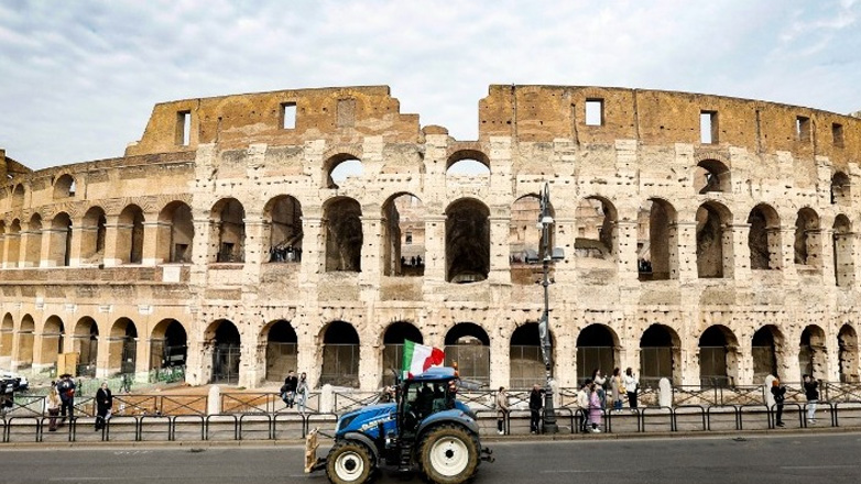 Η κυβέρνηση Μελόνι συνεχίζει τον διάλογο με τους αγρότες, με νέες προτάσεις για φοροαπαλλαγές και φοροελαφρύνσεις