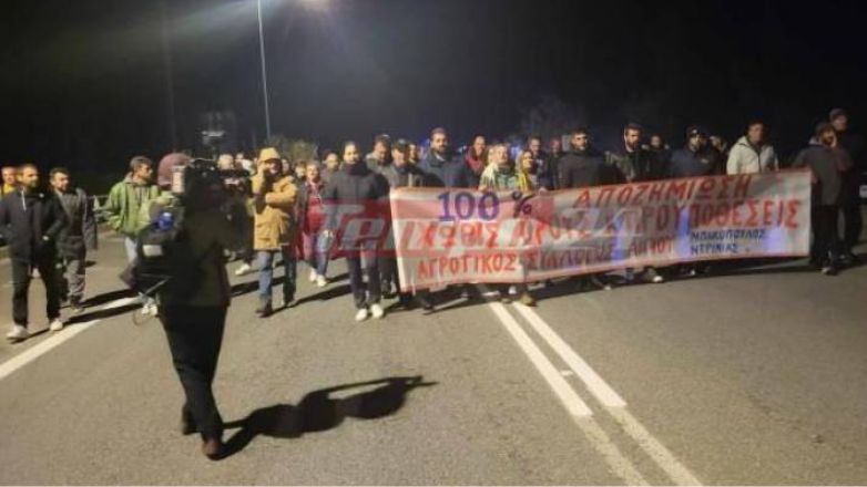 Δεν κάνουν πίσω οι αγρότες της Αιγιαλείας – Απέκλεισαν εκ νέου την παλαιά Εθνική και την Ολυμπία Οδό
