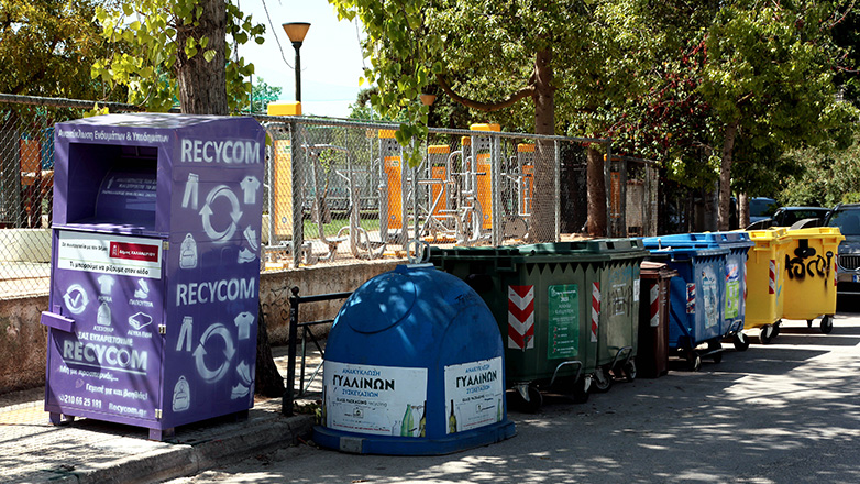 Πάνω από 205 τόνους ρούχων και παπουτσιών ανακύκλωσε σε 1,5 χρόνο ο Δήμος Χαλανδρίου