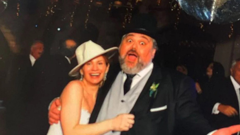 Έρικ Παρκς: Παντρεύτηκε ο επικοινωνιολόγος του Κυριάκου Μητσοτάκη