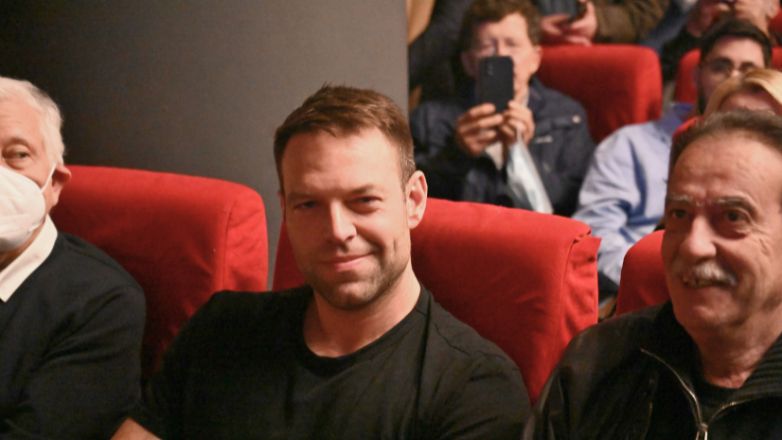 Αιφνιδίασε ο Κασσελάκης – Μετέβη στην εκδήλωση των Τεμπονέρα, Αχτσιόγλου, Χριστοδουλάκη