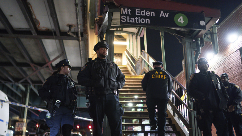 Ένας νεκρός και πέντε τραυματίες από πυροβολισμούς στο μετρό της Νέας Υόρκης