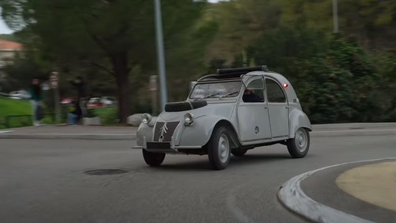 Πως είναι να οδηγείς το σπάνιο Citroen 2CV που είχε δύο κινητήρες – Λειτουργούσαν ανεξάρτητα
