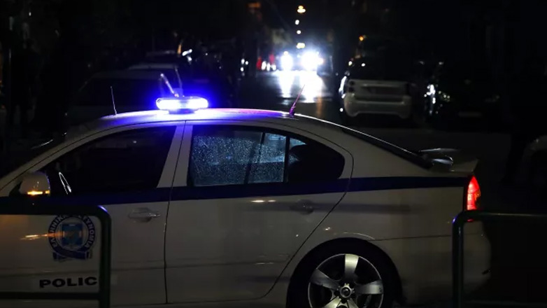 Κρέστενα: Βγήκαν όπλα για τα μάτια μιας κοπέλας