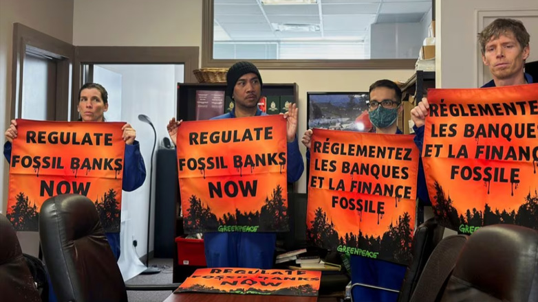 Καναδάς: Έφοδος ακτιβιστών της Greenpeace στο γραφείο της υπουργού Οικονομικών
