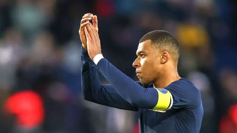 Γαλλία: Ο Εμπαπέ ενημέρωσε τη διοίκηση ότι το καλοκαίρι θ΄ αποχωρήσει από την Παρί