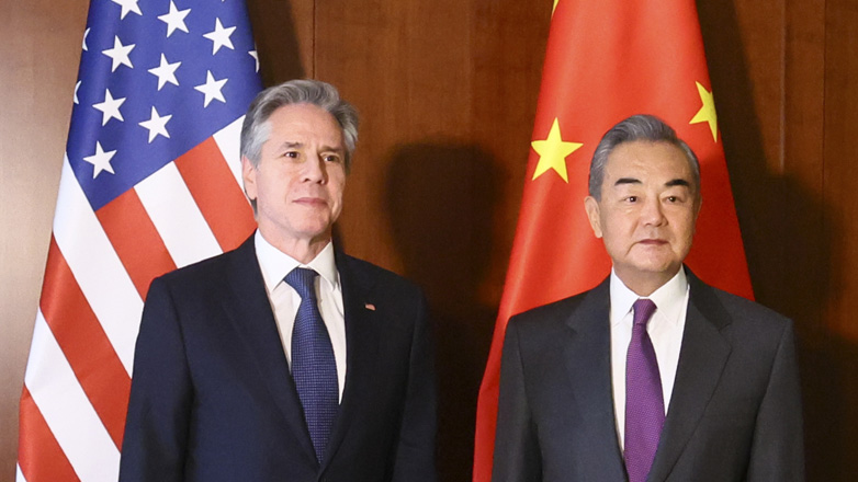 Συνάντηση Μπλίνκεν με τον ΥΠΕΞ της Κίνας στο περιθώριο της Διάσκεψης του Μονάχου για την Ασφάλεια