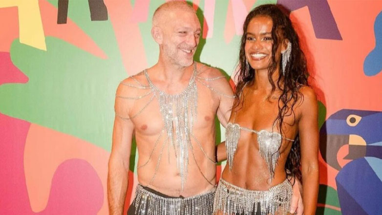 Vincent Cassel: Ποζάρει ημίγυμνος με στρας μαζί με την 27χρονη σύντροφό του στο καρναβάλι του Ρίο