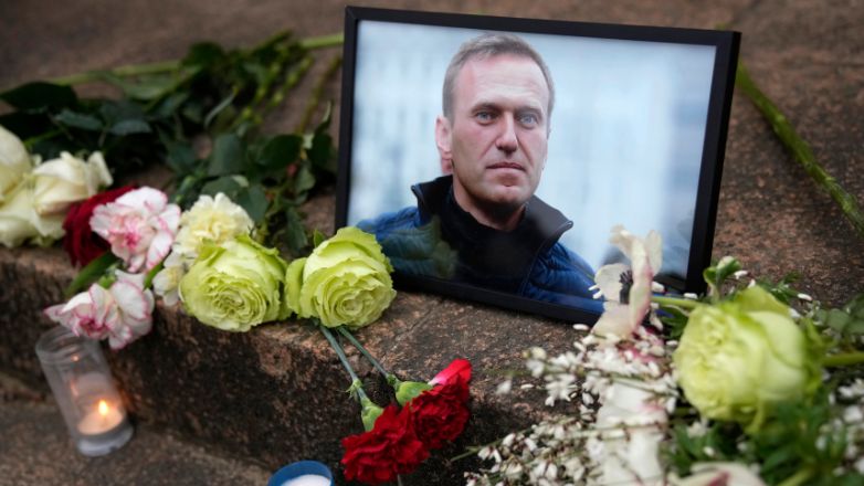 Ρωσία: Οι συνεργάτες του Ναβάλνι αναζητούν χώρο ώστε οι υποστηρικτές του να τον αποχαιρετίσουν