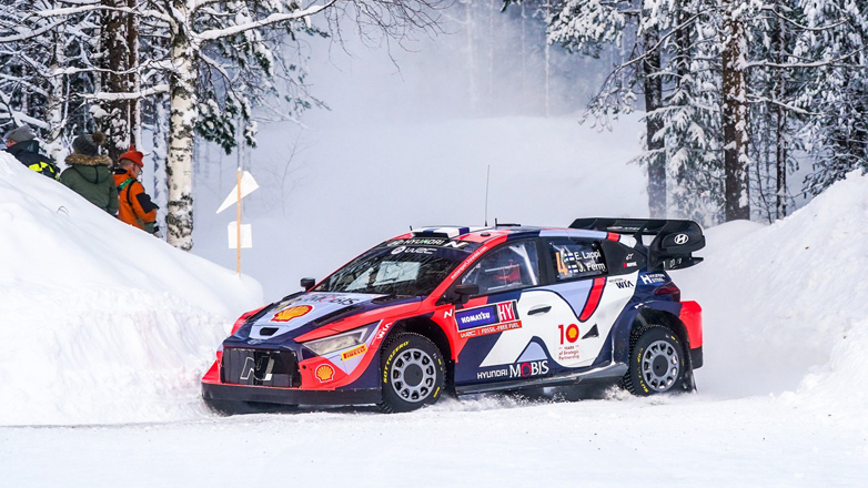 Rally Sweden: Πρόσω ολοταχώς για τη νίκη πάνε οι Φινλανδοί Lappi – Ferm 