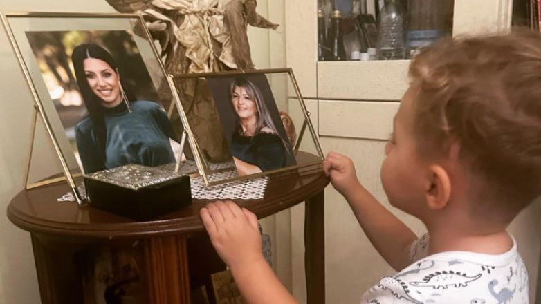 Τέμπη: Συγκινεί ο σύζυγος της Αθηνάς στα γενέθλια του γιου τους – «Ξέρω ότι θα ήθελες να είναι και η μαμά σου εδώ»