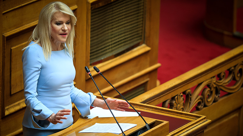 Θεοδώρα Τζάκρη: «Δεν χωράνε στην κρίσιμη στιγμή φιλοδοξίες αρχηγίσκων»