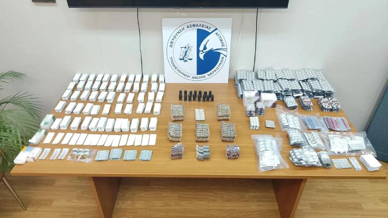Συνελήφθη 43χρονος που είχε στην κατοχή του περισσότερα από 10.500 ναρκωτικά και φαρμακευτικά δισκία