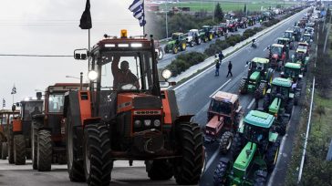 Με συνοδεία περιπολικών η κάθοδος των τρακτέρ στην Αθήνα