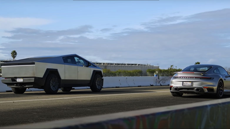 Για να μπαίνουν κάποια πράγματα στη θέση τους: Porsche 911 Turbo S  VS Tesla Cybertruck