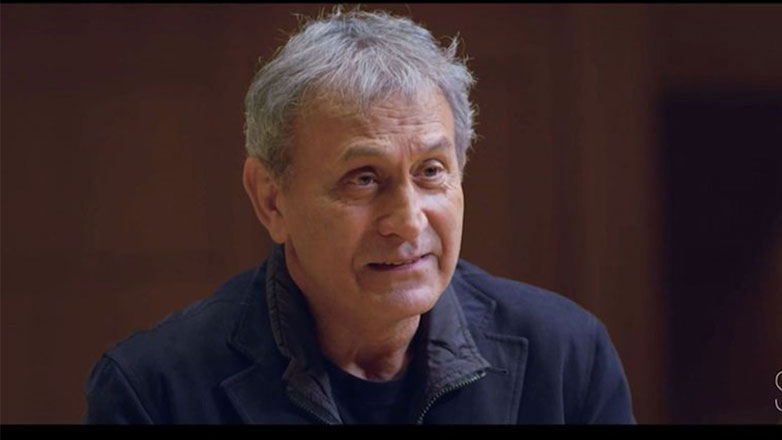 «Λύγισε» ο Γιώργος Νταλάρας: «Εγώ μια άλλη Ελλάδα ονειρεύτηκα, δεν είναι χώρα αυτή»