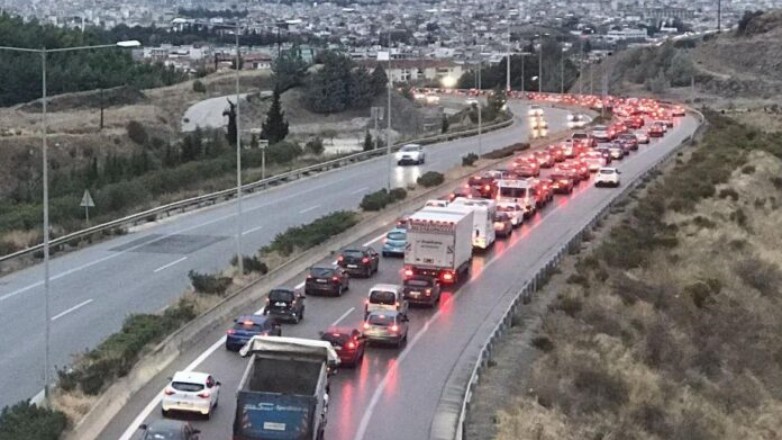 Θεσσαλονίκη: Καραμπόλα έξι οχημάτων στην Περιφερειακή οδό