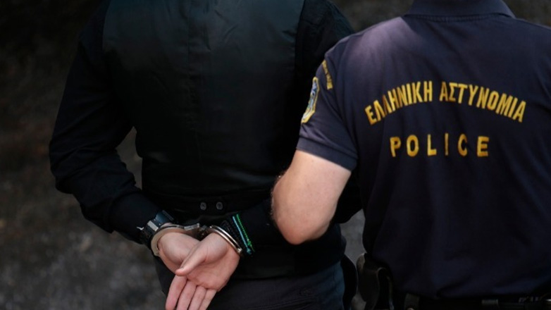 Τρεις προσαγωγές νεαρών στη Λεωφόρο Αλεξάνδρας – Είχαν ρόπαλα και πυροσβεστήρες