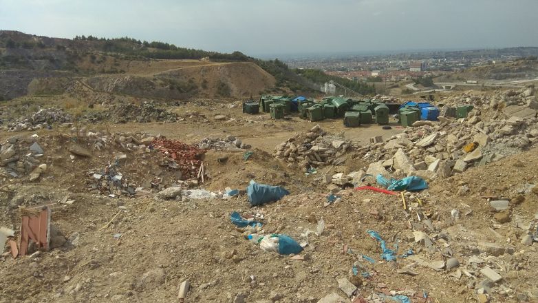 Θεσσαλονίκη: Έριχναν μπάζα σε δασική έκταση για 13 χρόνια