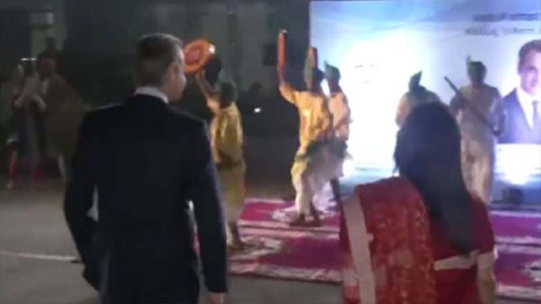 Μητσοτάκης: Τον υποδέχθηκαν με ινδικούς χορούς στο αεροδρόμιο του Νέου Δελχί