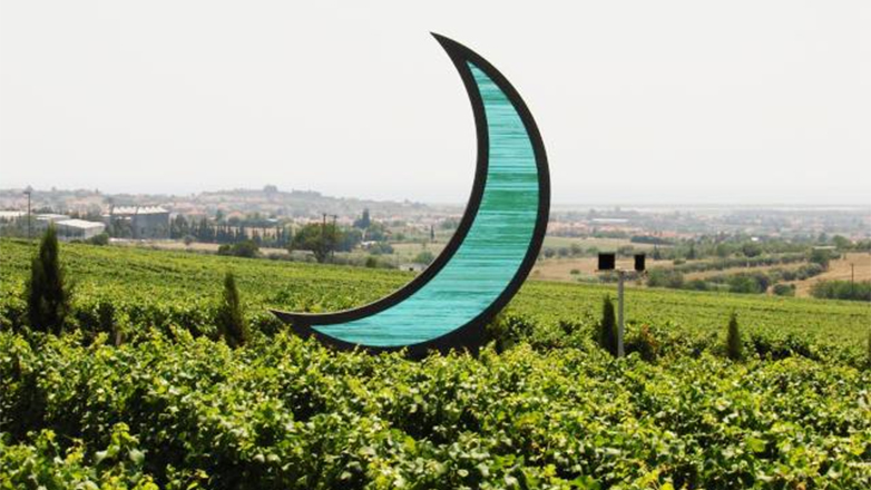 Δέκα καλλιτέχνες απέναντι στον «Σπασμένο Καθρέφτη»