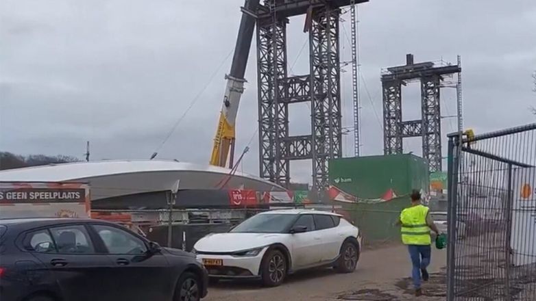 Τραγωδία στην Ολλανδία: Κατέρρευσε γέφυρα – Δύο νεκροί και δύο τραυματίες