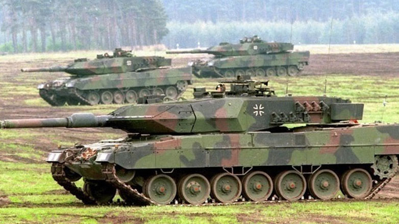 Η Τσεχία συζητά να αγοράσει 15 άρματα Leopard και να λάβει άλλα τόσα ως δώρο από τη Γερμανία