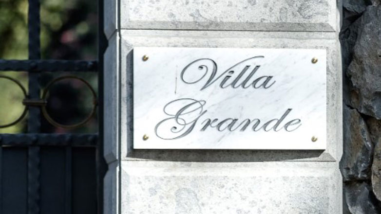 Η οικογένεια Μπερλουσκόνι θέλει να πουλήσει και τη «βίλα Γκράντε» στη Ρώμη