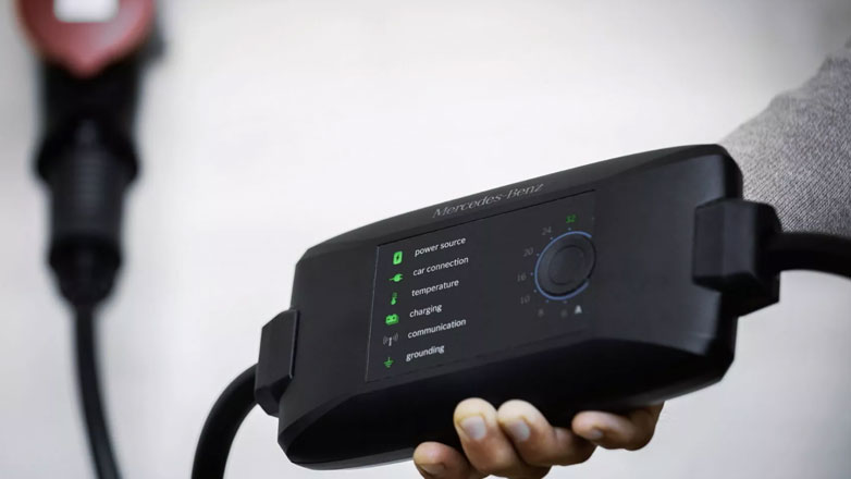 Mercedes: Έφτιαξε φορητό wallbox για τα ηλεκτρικά – Πόσο κοστίζει;