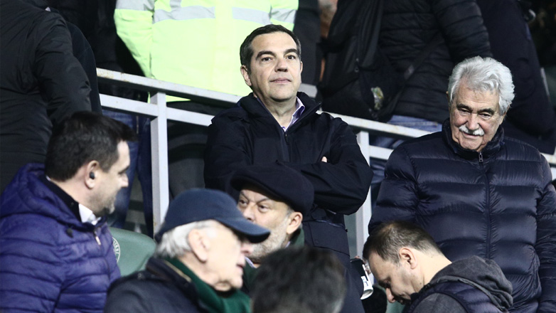 Στη Λεωφόρο για το Παναθηναϊκος – ΠΑΟΚ ο Αλέξης Τσίπρας