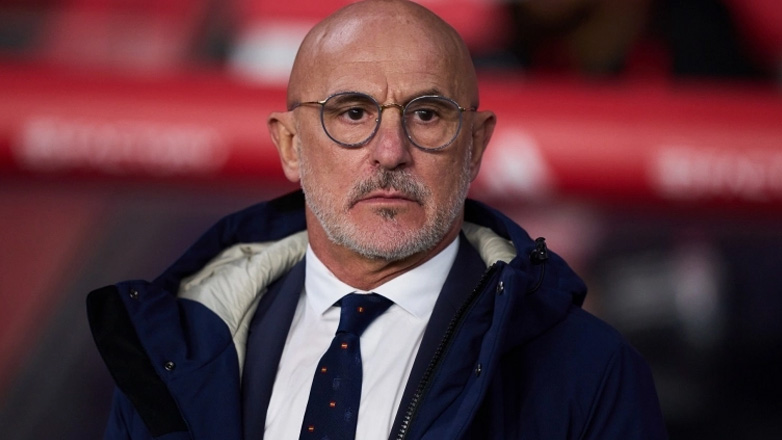 Παραμένει στον πάγκο της εθνικής Ισπανίας έως το 2026 ο Λουίς Ντε Λα Φουέντε