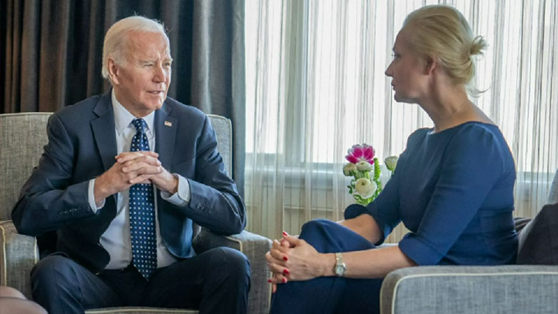 ΗΠΑ: Ο Μπάιντεν συνάντησε τη χήρα και την κόρη του Ναβάλνι