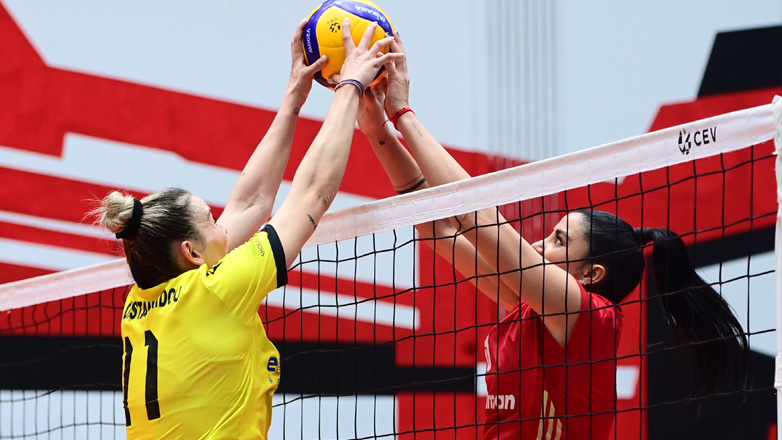 Βόλεϊ γυναικών: Άνετη επικράτηση του Ολυμπιακού στο ντέρμπι με την ΑΕΚ