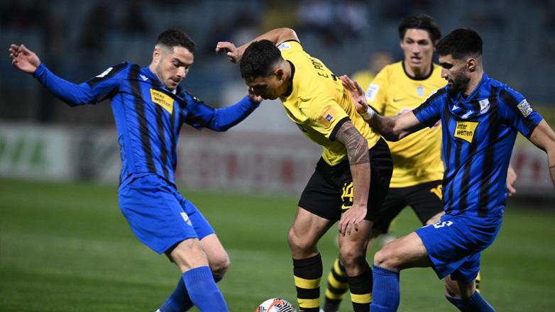 Η ΑΕΚ έκανε… περίπατο (3-1) στη Λαμία και παρέμεινε στην κορυφή!