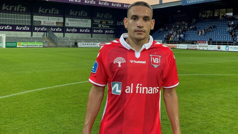 Νέο συμβόλαιο με τη Βέιλε έως το 2025 υπέγραψε ο Εμμανουηλίδης