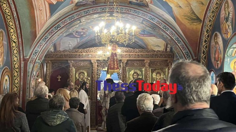 Θεσσαλονίκη: Συγκίνηση στο ετήσιο μνημόσυνο για τα θύματα του δυστυχήματος των Τεμπών