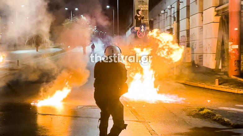 Θεσσαλονίκη: Σοβαρά επεισόδια έξω από το ΑΠΘ
